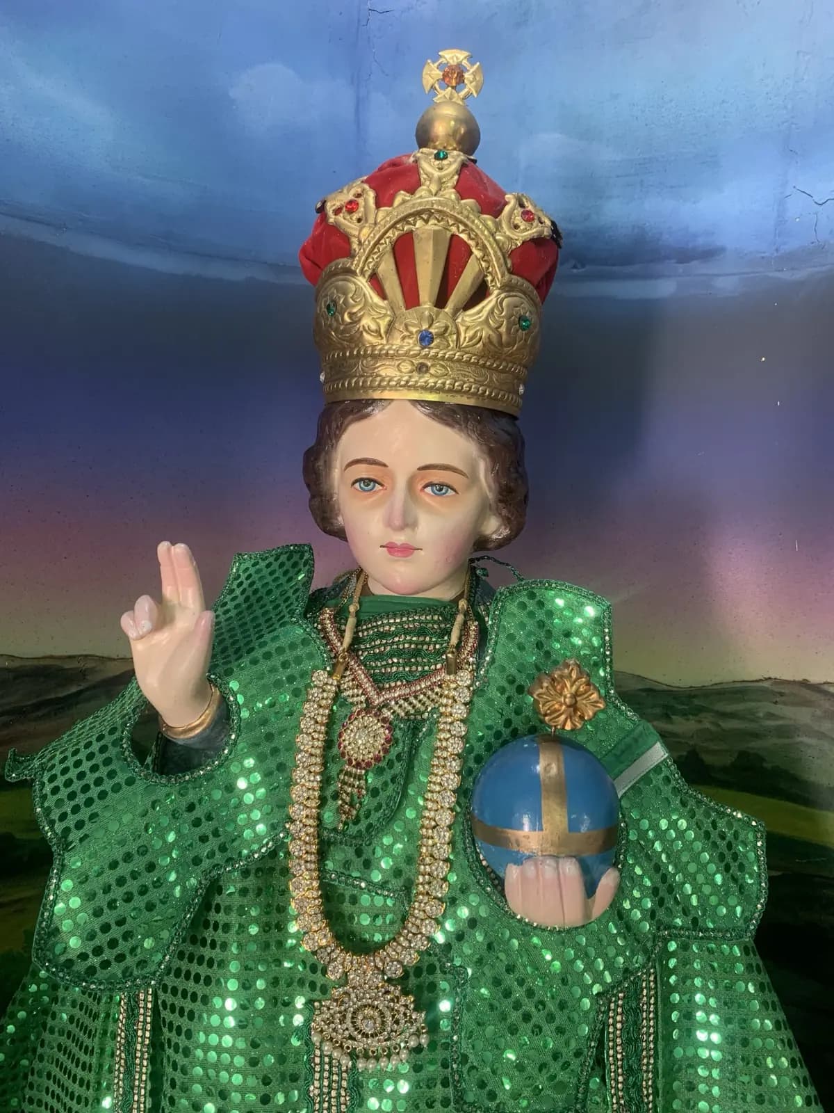 The crowned Infant Jesus